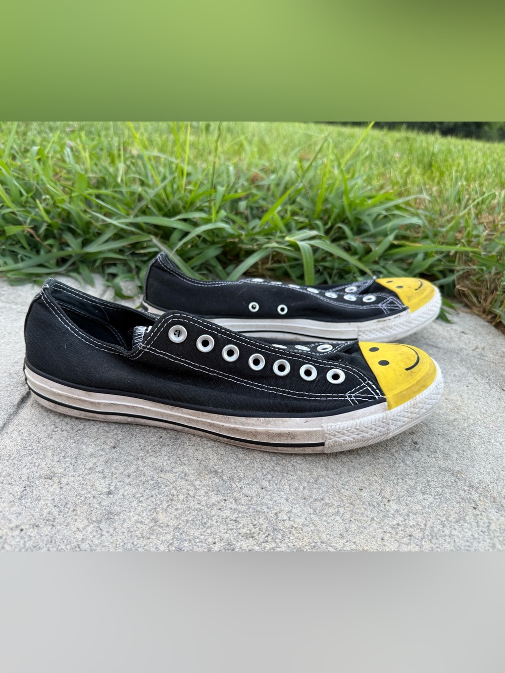 Converse Smiley Face Low Tops Black Unisex men’s 9, Women’s 11 no laces - Picture 4 of 7